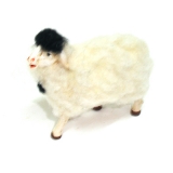 Wollschaf weiß mit kleinen schwarzen Flecken (Handarbeit)