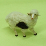 Wollschaf weiss mit kleinen braunen Flecken (Handarbeit)