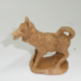 Hund mit Sockel
