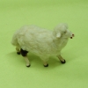 Wollschaf weiss mit kleinen braunen Flecken  (Handarbeit)